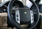 678597446a-zLand_Rover_Discovery_3_Steering_Wheel_Interior.jpg